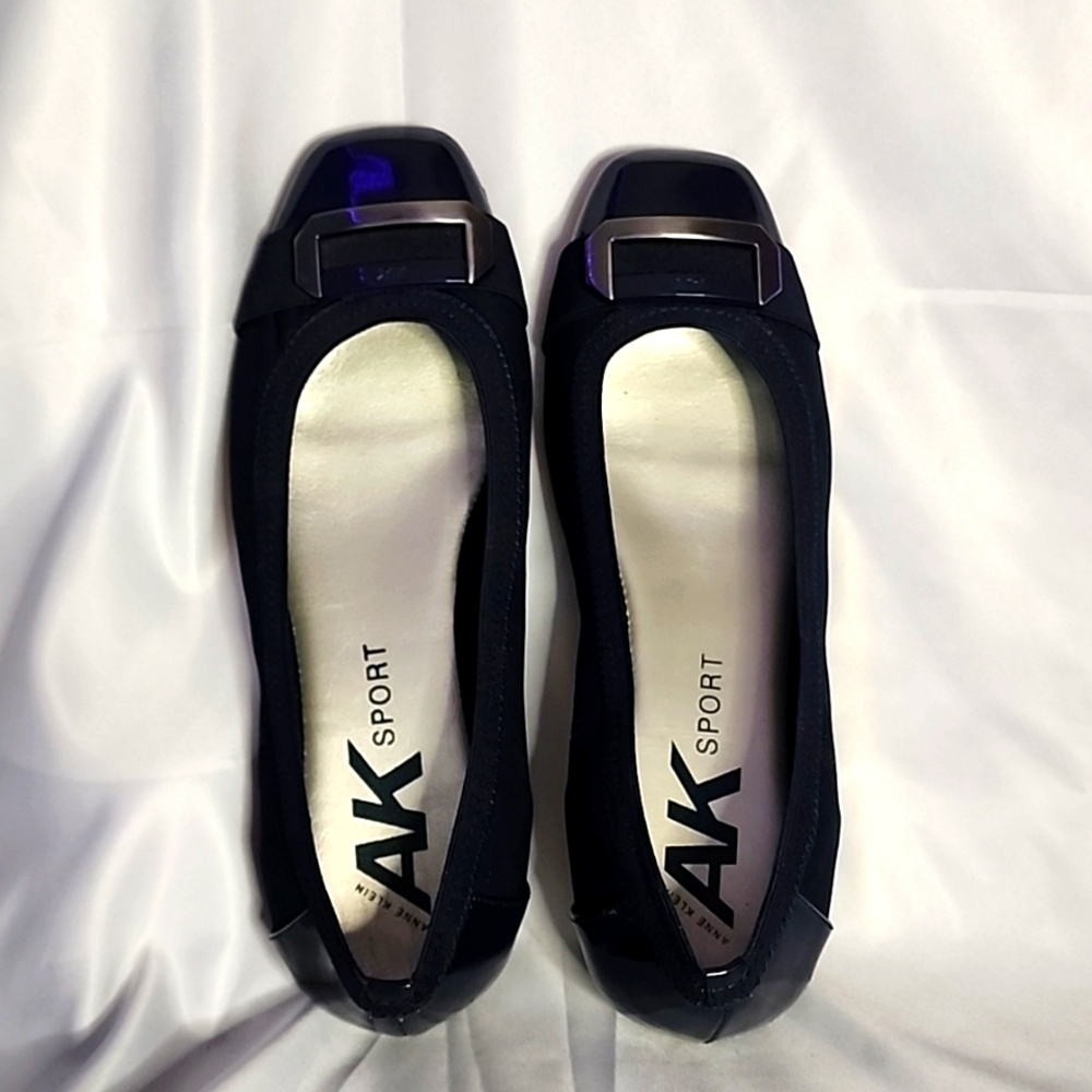 9M Anna Klein Dress Shoes
